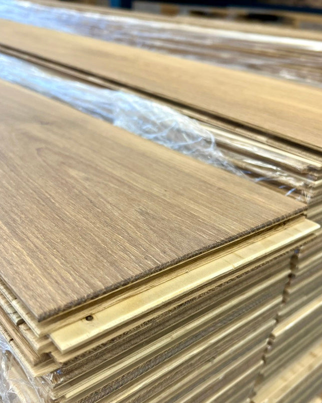 Landhausdiele Natur Crudo geölt 180 mm breit- 3-Schichtparkett