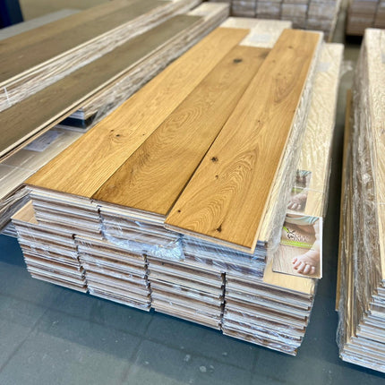 Landhausdiele Rustikal leicht gebürstet Pure geölt 180 mm breit - 2-Schichtparkett