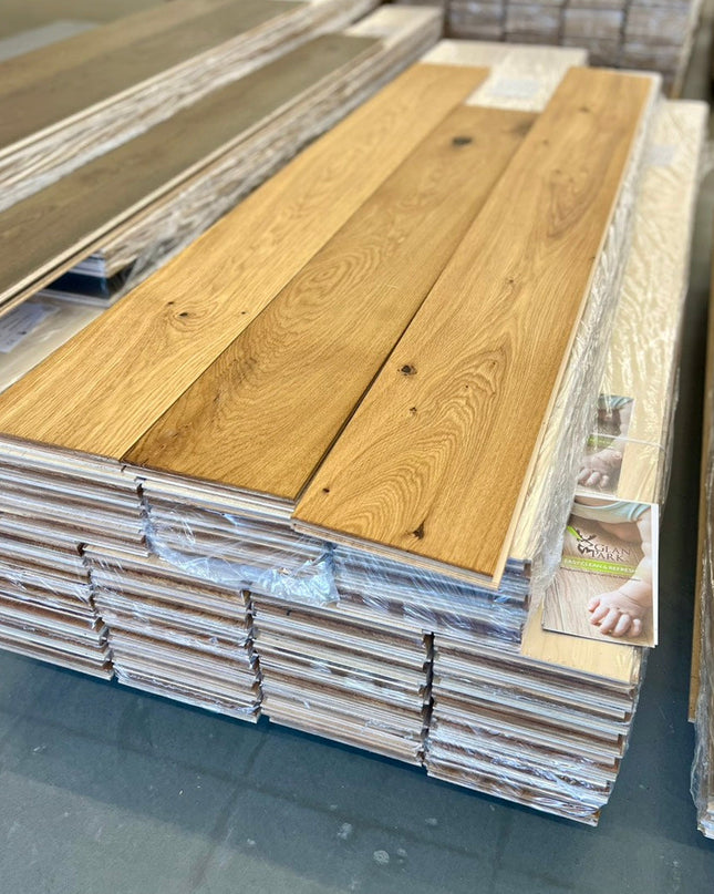 Landhausdiele Rustikal leicht gebürstet Pure geölt 180 mm breit - 2-Schichtparkett