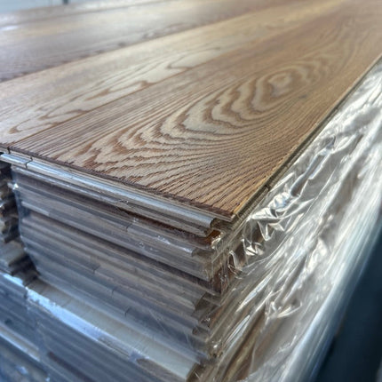 Landhausdiele Natur leicht gebürstet Pine geölt 160 mm breit  - 3-Schichtparkett