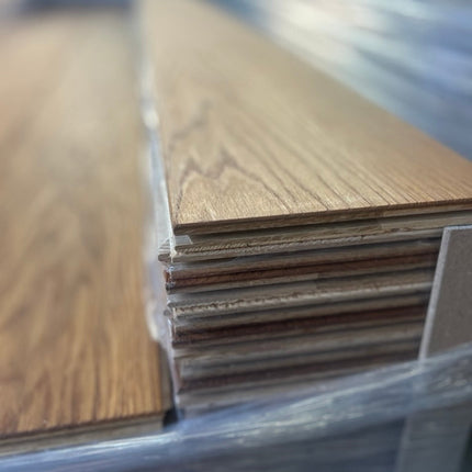 Landhausdiele Elegant leicht gebürstet Pine geölt 160 mm breit  - 3-Schichtparkett