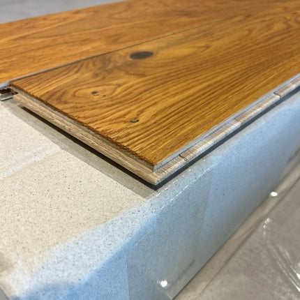 Stabparkett Rustikal Pine geölt 137 mm breit  3-Schichtparkett