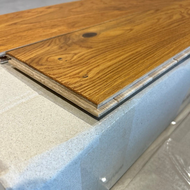 Stabparkett Rustikal Pine geölt 137 mm breit  3-Schichtparkett