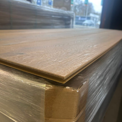 Landhausdiele Eiche Rustikal Natural geölt 260 mm breit- 2-Schichtparkett