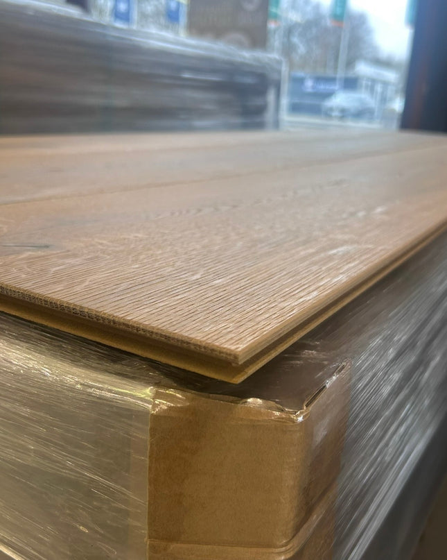 Landhausdiele Eiche Rustikal Natural geölt 260 mm breit- 2-Schichtparkett