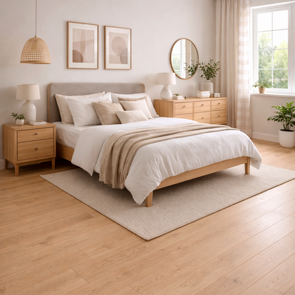 Modernes Schlafzimmer mit einem Eichen Parkettboden in einer White 5% Ölung.